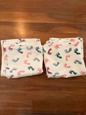 2x Standard Textile Foot Print Baby Blanket Flannel Hospital Receiving Swaddles